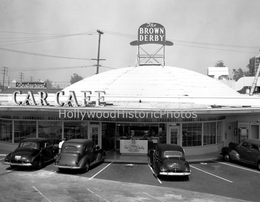 Brown Derby 1941 Los Feliz Brown Derby and Drive In WM.jpg